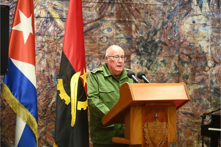 Cuba conmemora 50 aniversario de la independencia de Angola y de relaciones diplomáticas entre ambas naciones