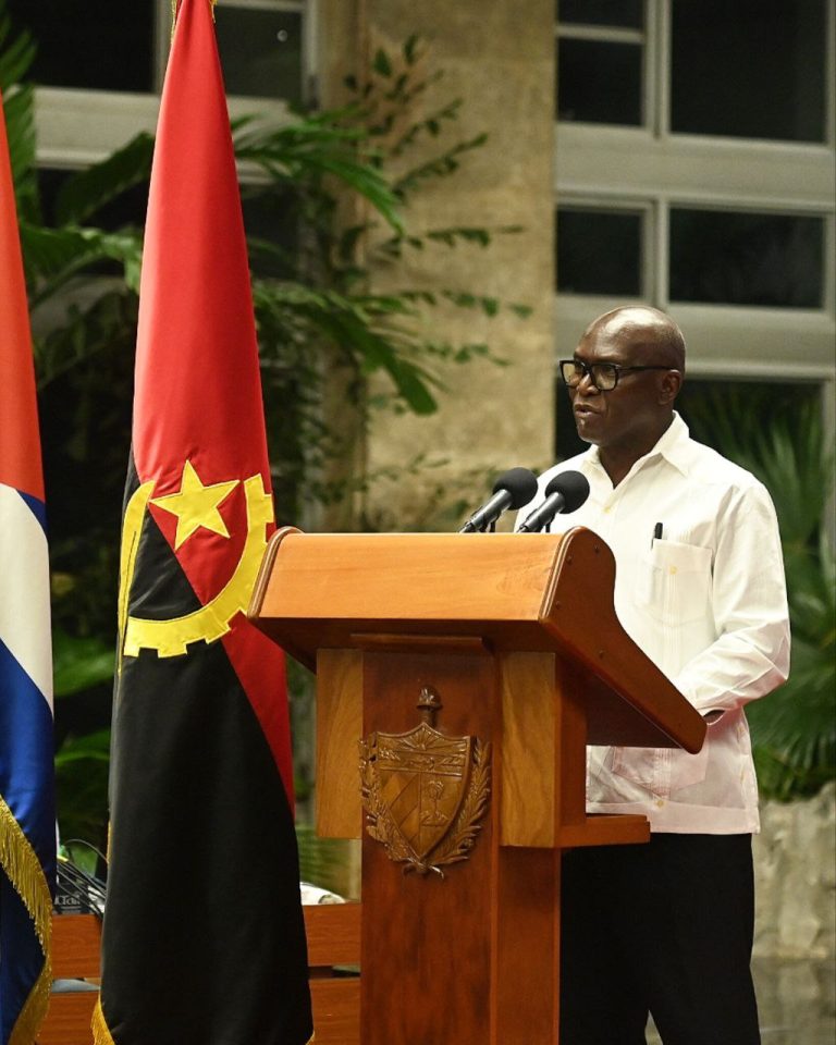 Cuba conmemora 50 aniversario de la independencia de Angola y de relaciones diplomáticas entre ambas naciones