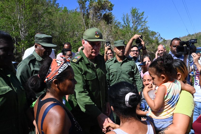 Díaz-Canel en Santiago: «Todos unidos, nos vamos a levantar»