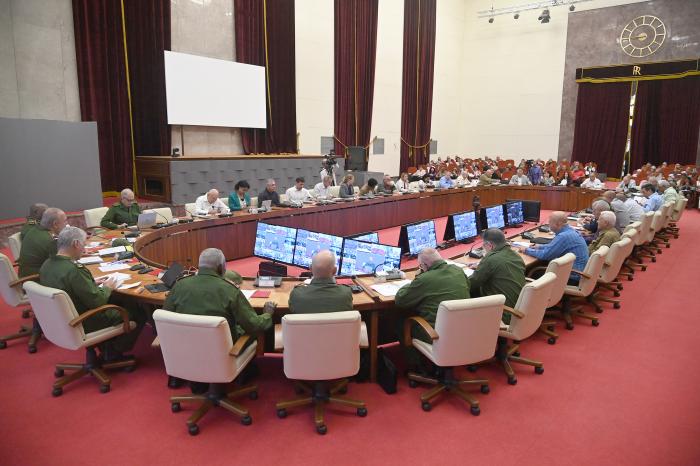  Se autoriza que las mipymes y CNA que tienen en su objeto social la producción, pueden comercializar de forma mayorista las materias primas y productos asociados a su actividad. Foto: Estudios Revolución