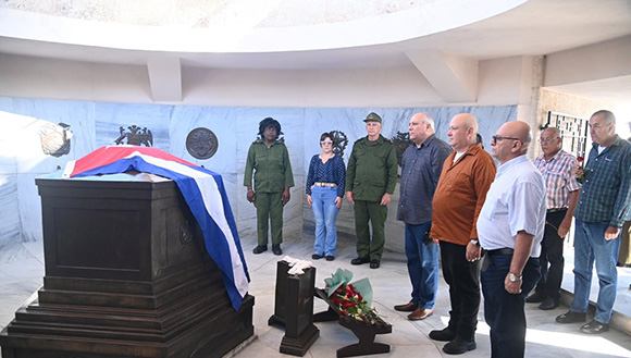 Díaz-Canel en Santiago de Cuba: Homenaje a los héroes fundadores de la Patria y chequeo de tareas recuperativas