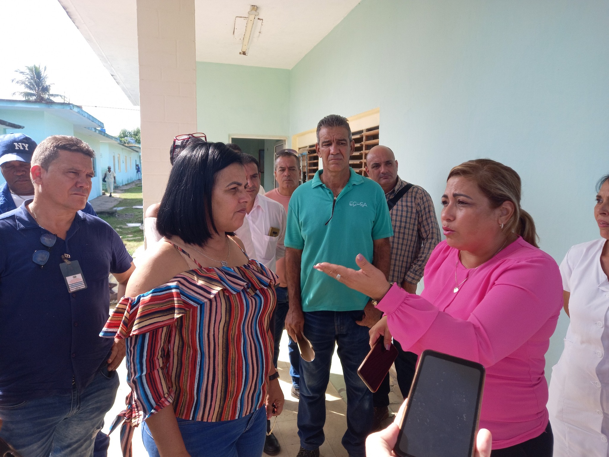 Recorren máximas autoridades de Villa Clara centros asistenciales del territorio