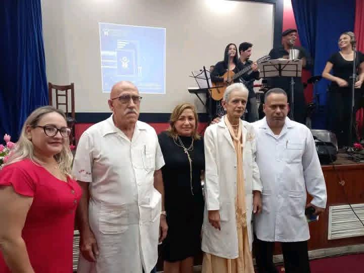 Celebran aniversario 35 del hospital "Arnaldo Milián Castro" de Villa Clara