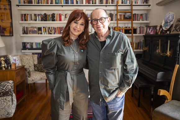 Silvio Rodríguez visita en Argentina a Cristina Fernández
