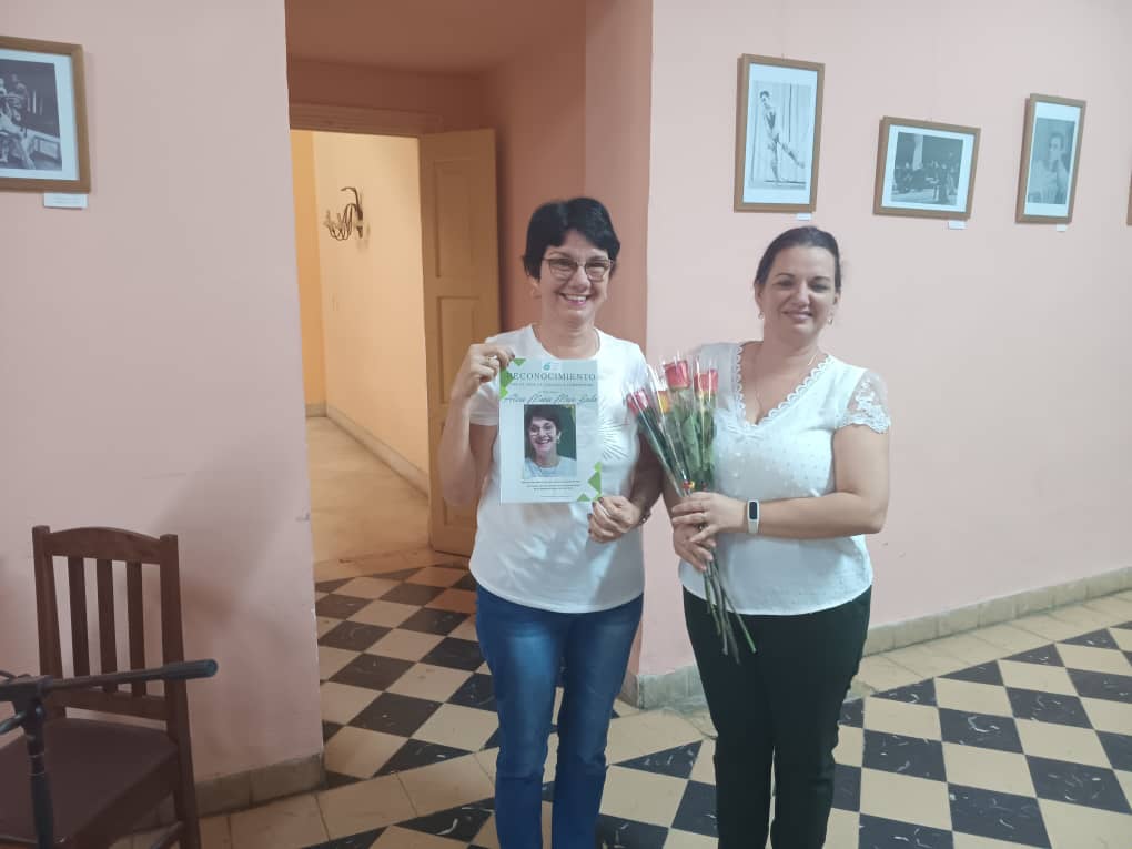 IMG-20251013-WA0052 Reconocen a bancarios destacados de Villa Clara en su día
