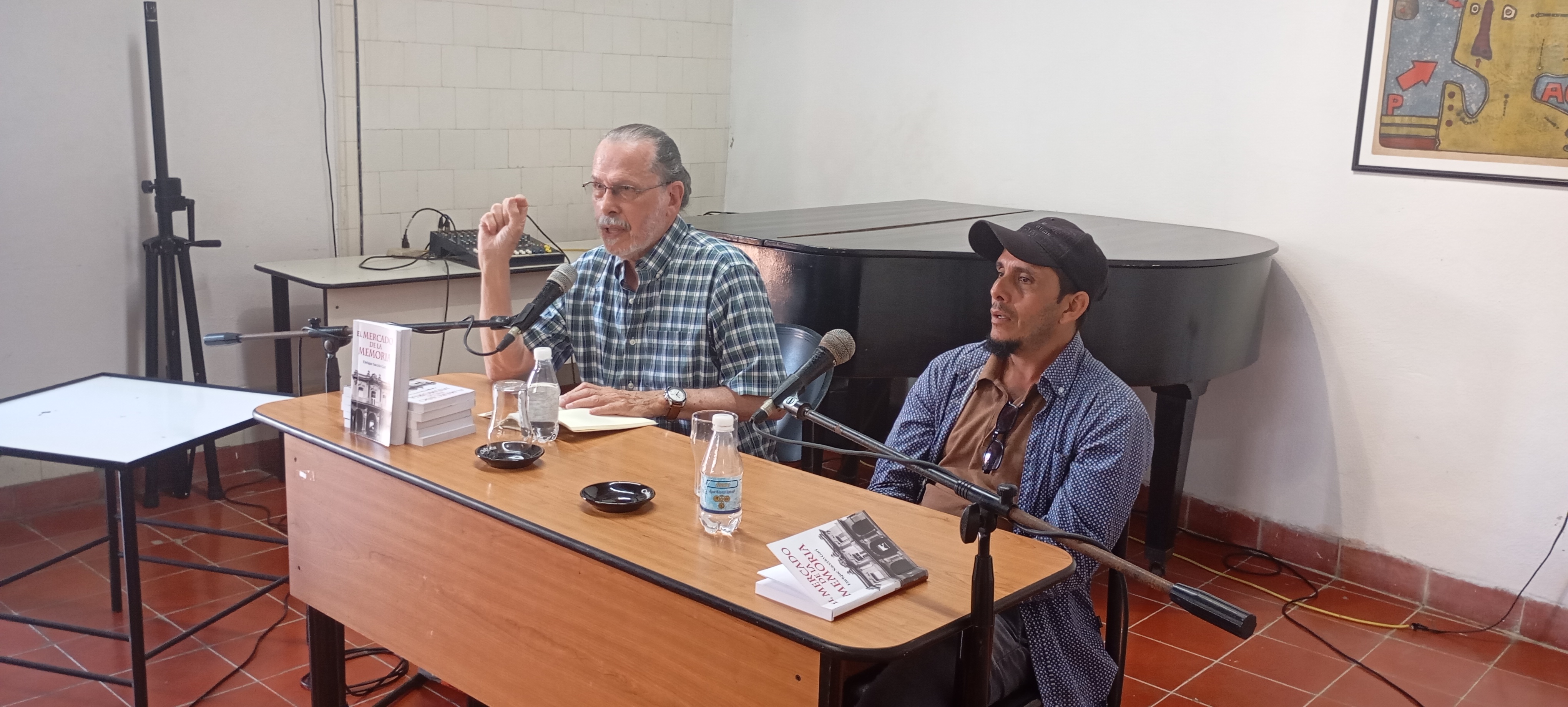 Presentan en Villa Clara novela “El mercado de la memoria”, de Enrique Sacerio Garí