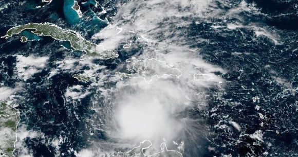 Defensa Civil emite alerta temprana por Tormenta Tropical Melissa