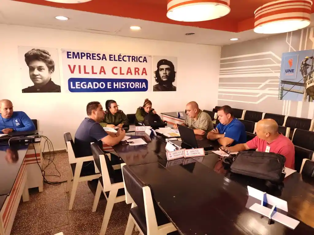 Evalúan máximas autoridades de Villa Clara estado de servicios vitales a la población