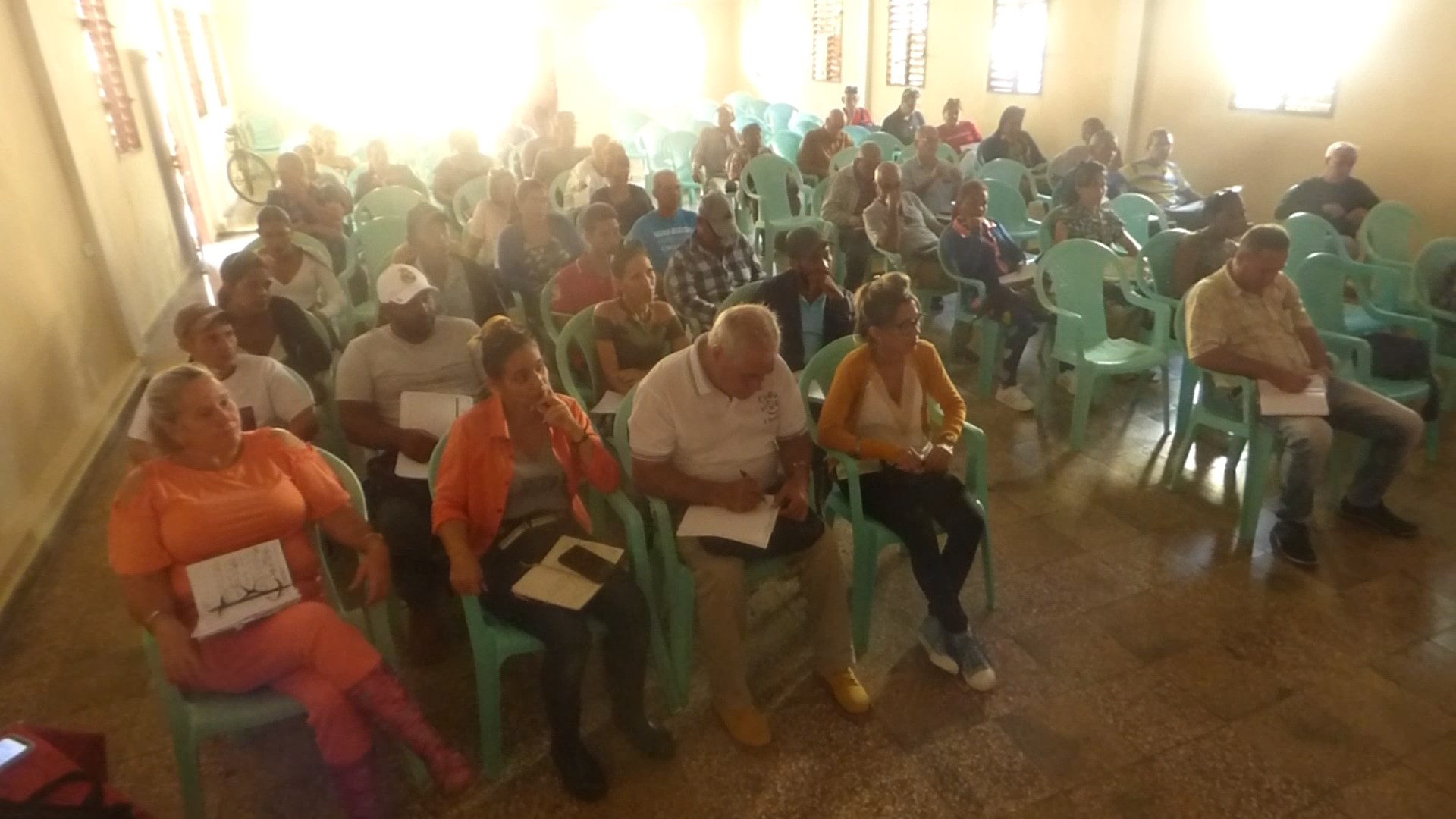 Llama Consejo de Defensa Municipal en Encrucijada a preservar la vida humana y garantizar los servicios vitales a la población ante la potente amenaza que representa el huracán Melissa para las provincias orientales del país