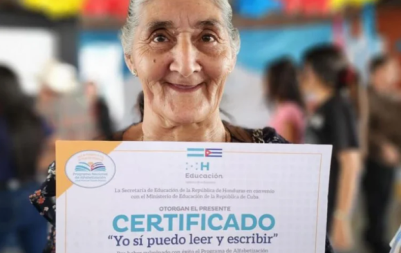 Con método Yo sí puedo, Honduras es declarado país libre de analfabetismo