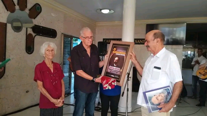 Entregan reconocimiento Homagno Generoso al prestigioso cirujano cardiovascular Álvaro Lagomasino Hidalgo