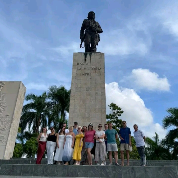 Estudiantes universitarios alemanes visitan sitios de interés histórico de Santa Clara