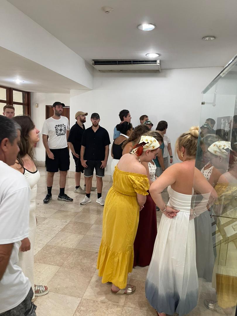 Estudiantes universitarios alemanes visitan sitios de interés histórico de Santa Clara 