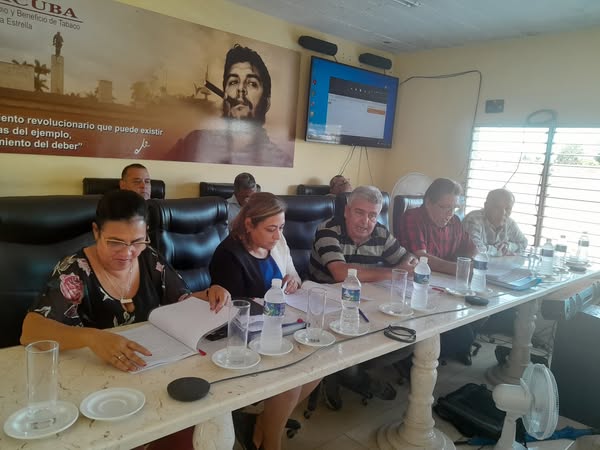 Debaten resultados de la producción tabacalera en Villa Clara