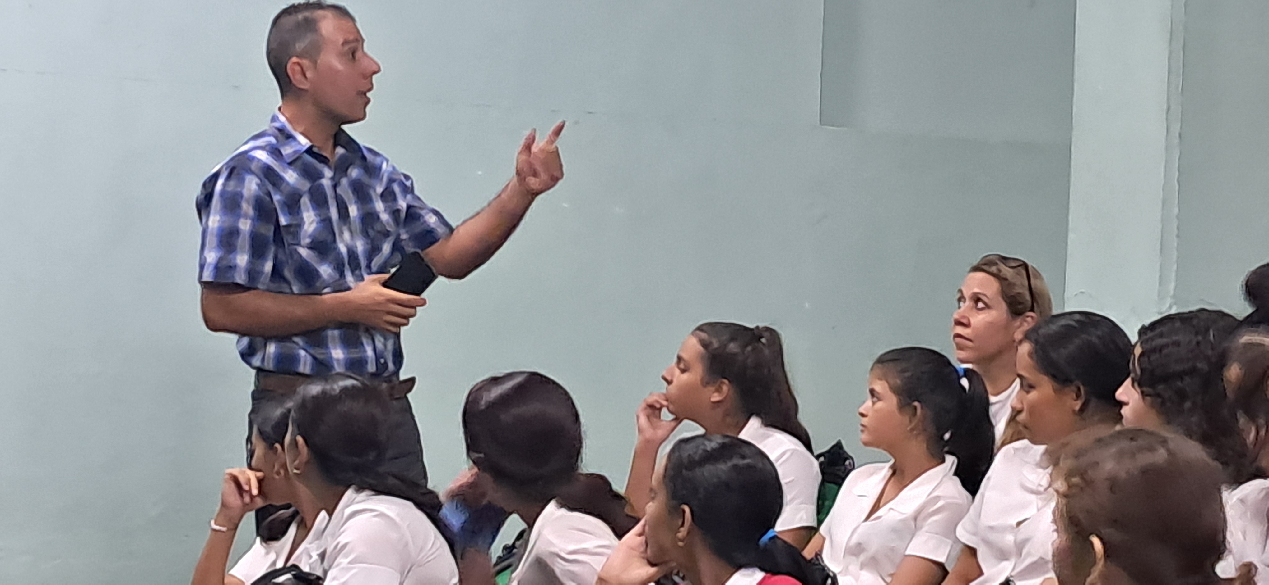 Debaten jóvenes villaclareños sobre los daños del consumo de drogas