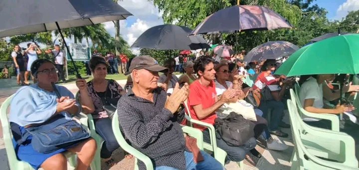 1759267724662 Evocan histórica presencia de Fidel en Santa Clara