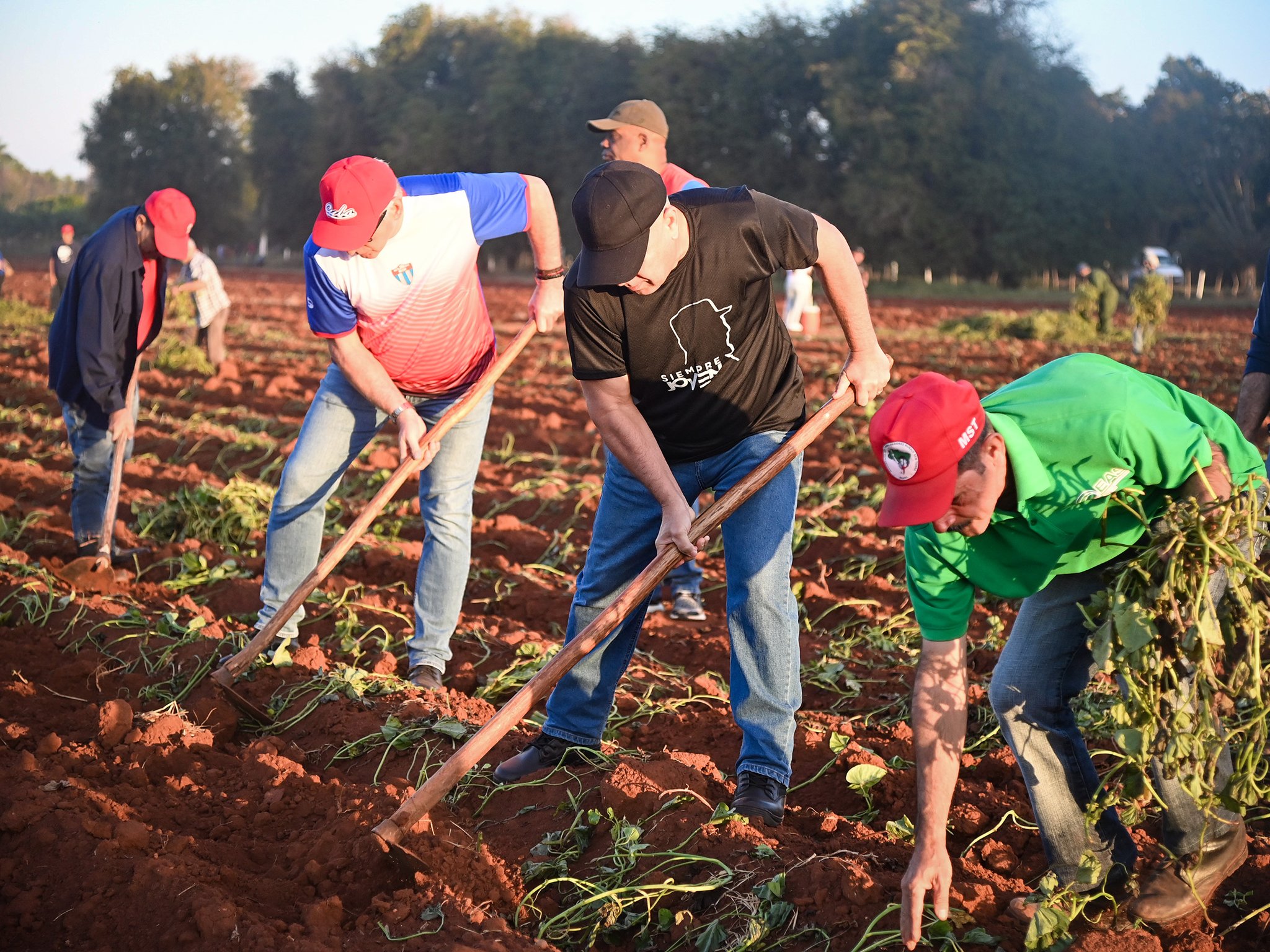 Jornada productiva en otro abril desafiante y de victoria