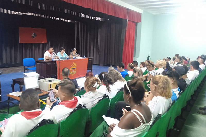 Jóvenes villaclareños comprometidos con su tiempo