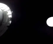 Artemis II supera el récord de distancia desde la Tierra, superando al Apolo 13 en su sobrevuelo lunar