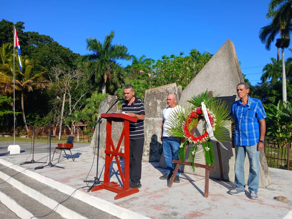 Quemado de Güines conmemoró este miércoles el aniversario 68 del asalto al cuartel de la guardia rural, una gesta liderada por Víctor Bordón Machado para apoyar la huelga del 9 de abril. El acto reafirmó la vigencia del legado revolucionario en las nuevas generaciones.