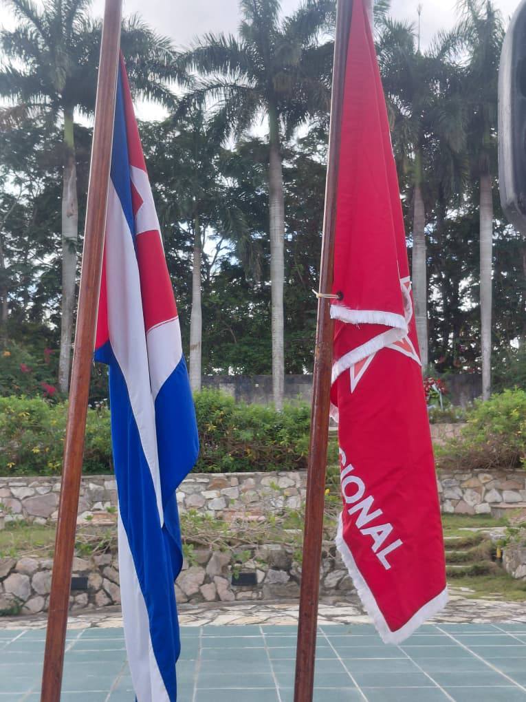 Cedai de Villa Clara recibe Bandera de Vanguardia Nacional