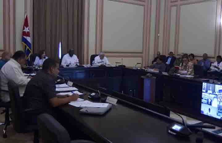 Aprueban condición migratoria para inversores cubanos en el exterior