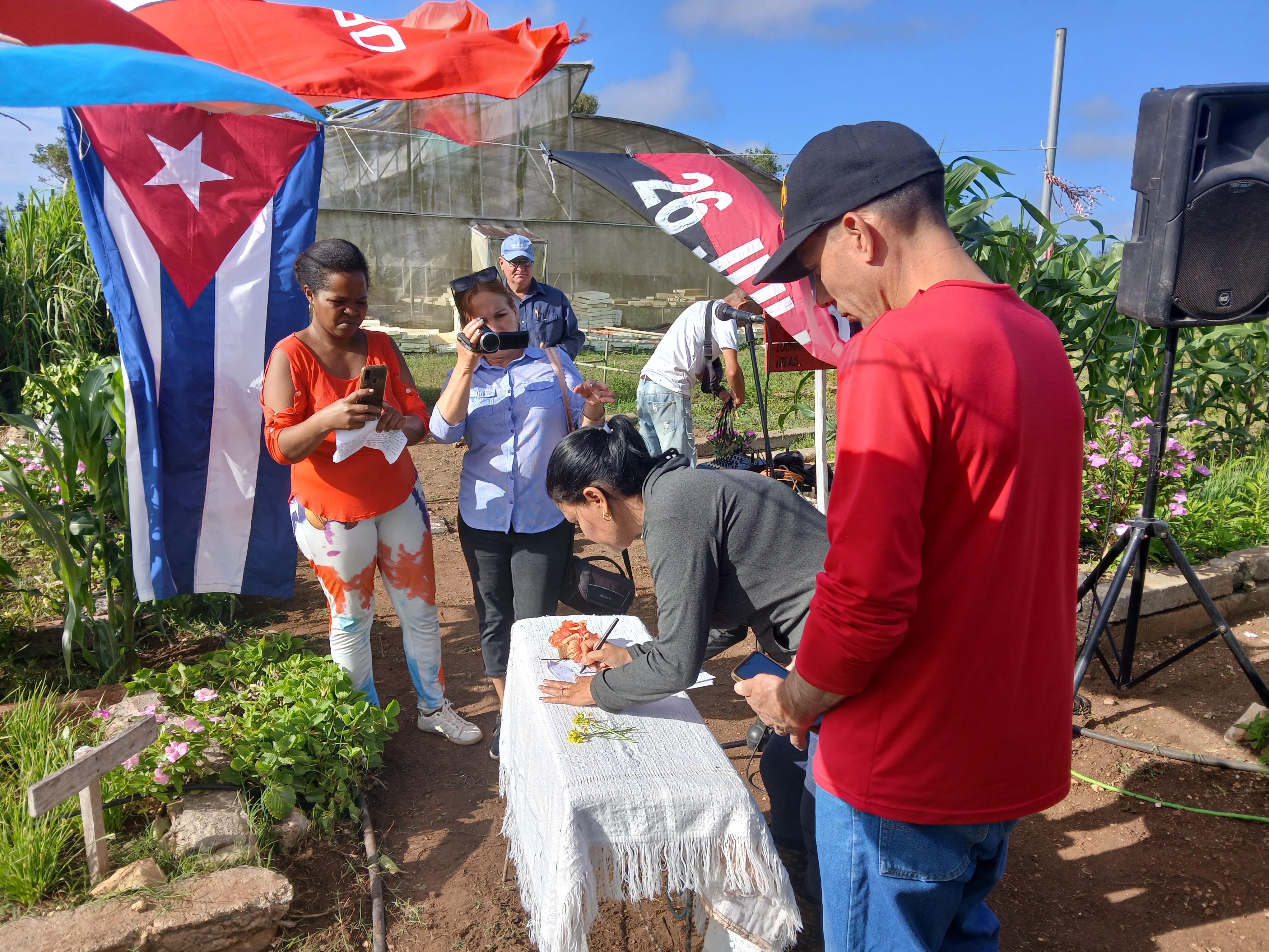 Jornada productiva y firma patriótica en Quemado de Güines