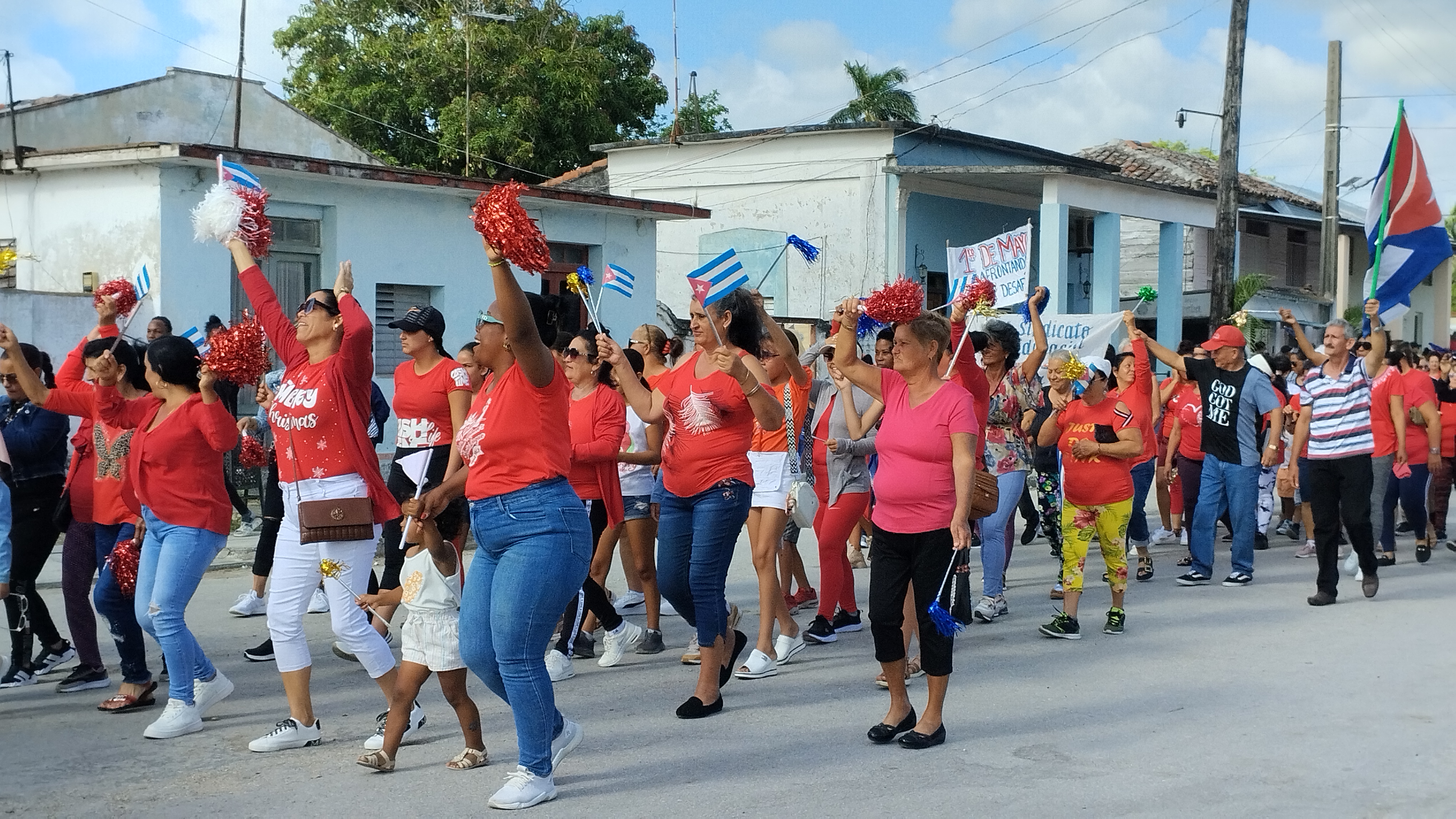 El Santo celebró el Primero de Mayo con desfile y respaldo a la Paz y la Patria