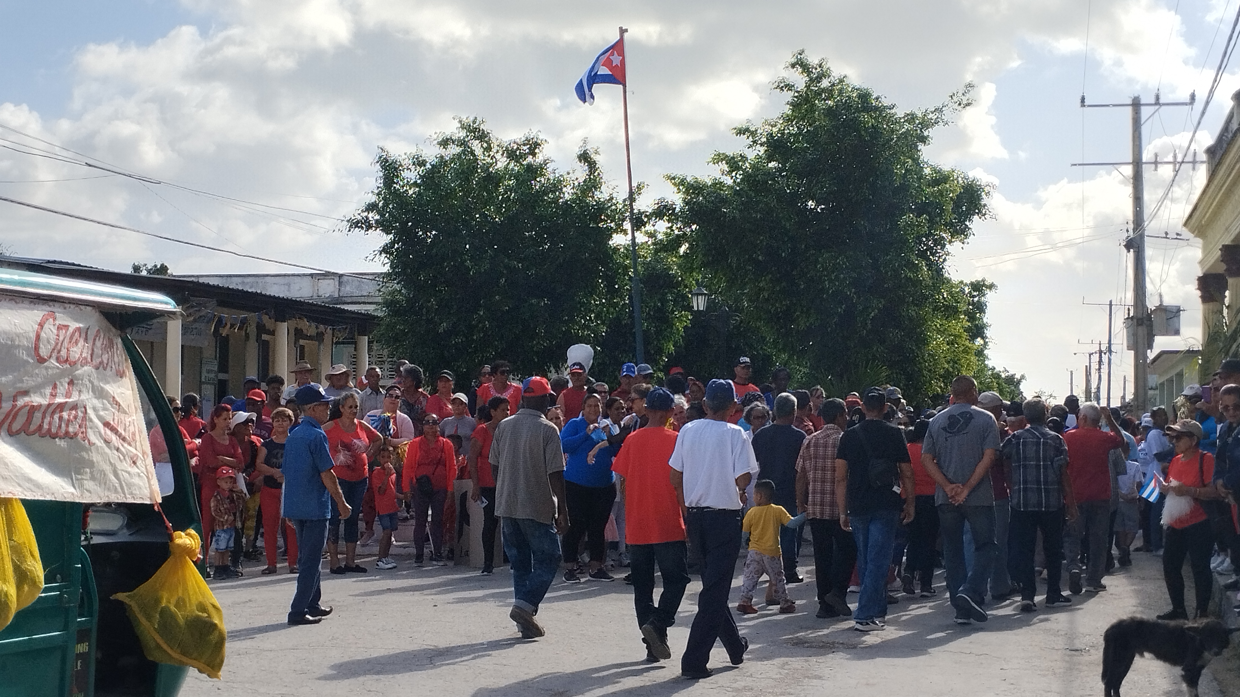El Santo celebró el Primero de Mayo con desfile y respaldo a la Paz y la Patria