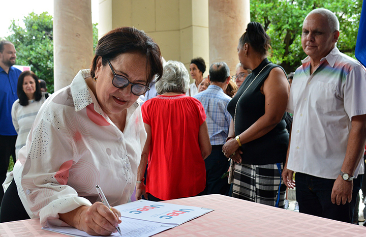 La Unión de Periodistas de Cuba se suma al movimiento “Mi firma por la Patria”