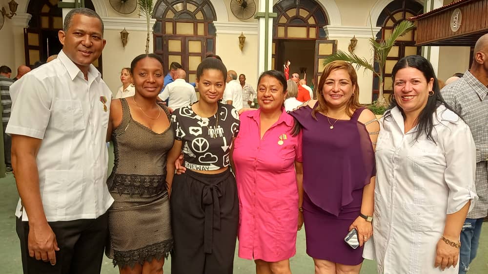 Reconocen en Villa Clara a hombres y mujeres de ciencia, industria y servicio, cuya obra diaria es, sin duda, una de las más firmes trincheras de la nación.