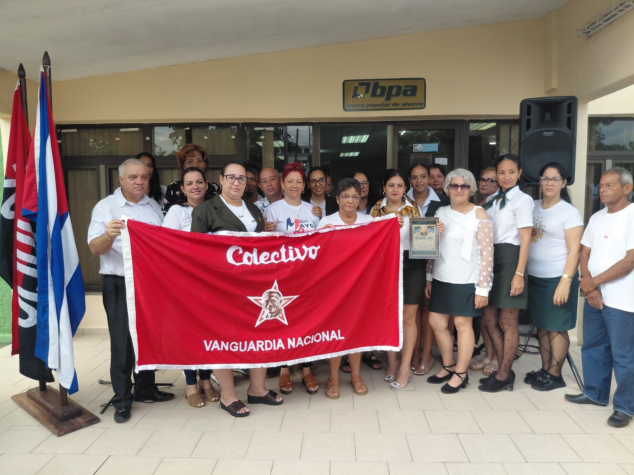 Bandera de Vanguardia Nacional para sucursal villaclareña del BPA