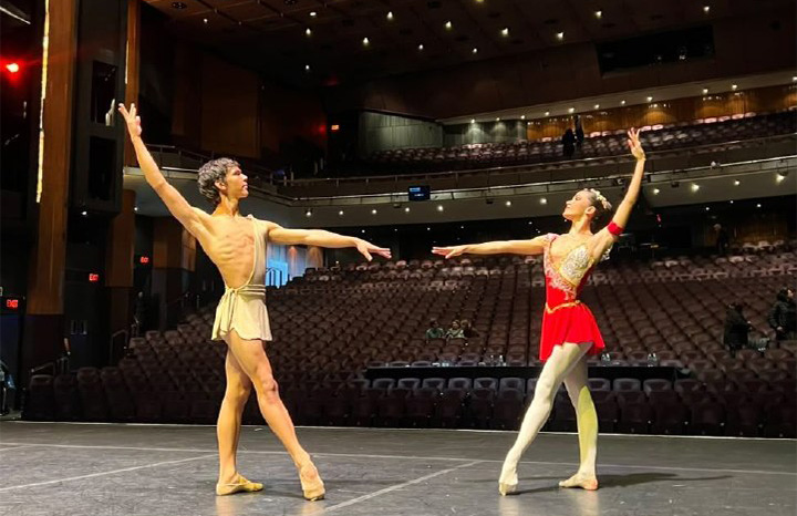 Premian a estudiantes cubanos en certamen de ballet en Sudáfrica