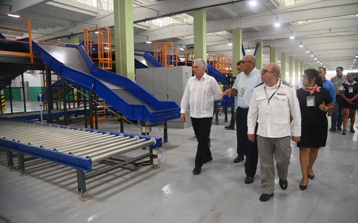 Visitó Díaz-Canel la Empresa Eléctrica de La Habana y otros lugares de impacto para el país