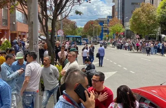 Sismo de 7.4 sacude a Colombia