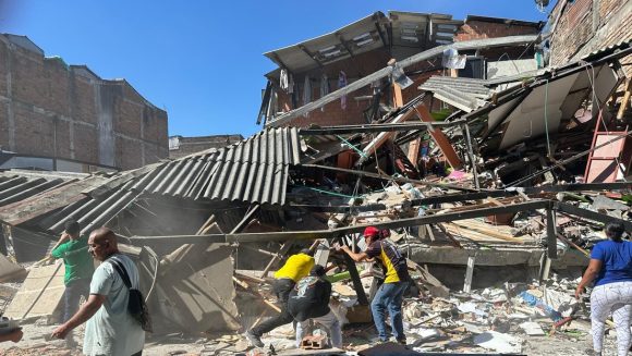 Suman 190 muertos y 1 679 heridos en ciudades capitales tras terremoto en Colombia