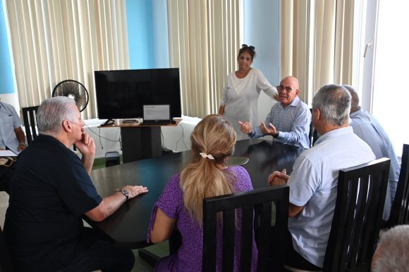 Visita Díaz-Canel nueva sede del ISDi y la Sociedad de Interfaz de Ciencia y Tecnología de la CUJAE