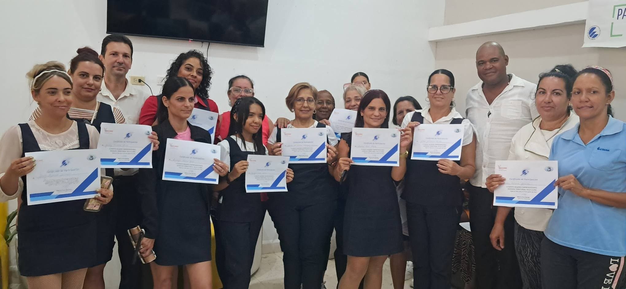 Realizan Quinto evento de Mujeres Creadoras en ETECSA Villa Clara