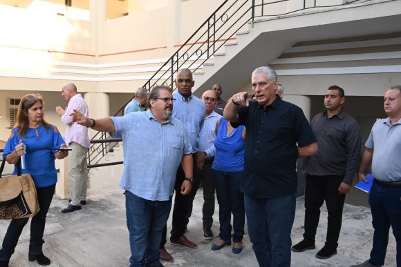 Visita Díaz-Canel nueva sede del ISDi y la Sociedad de Interfaz de Ciencia y Tecnología de la CUJAE