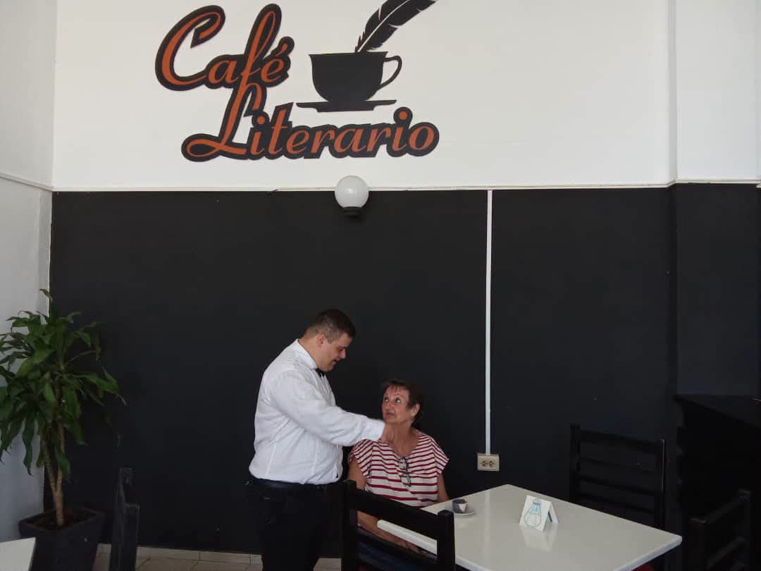 Café Literario abre sus puertas a la inclusión y al amor