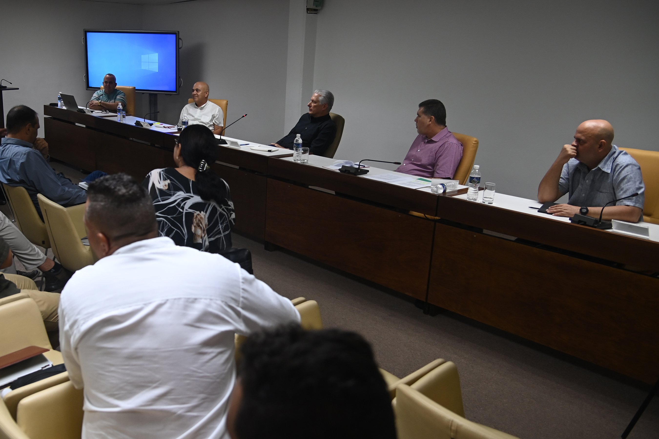 Se reúne Díaz-Canel con representantes del sector privado cubano