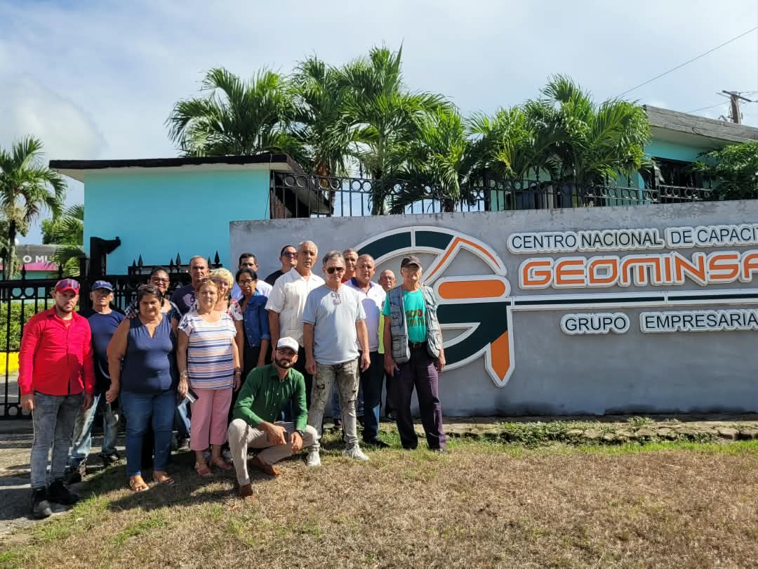 Haciendo ciencia festejaron su Quinto  Aniversario el grupo "Los Valientes"