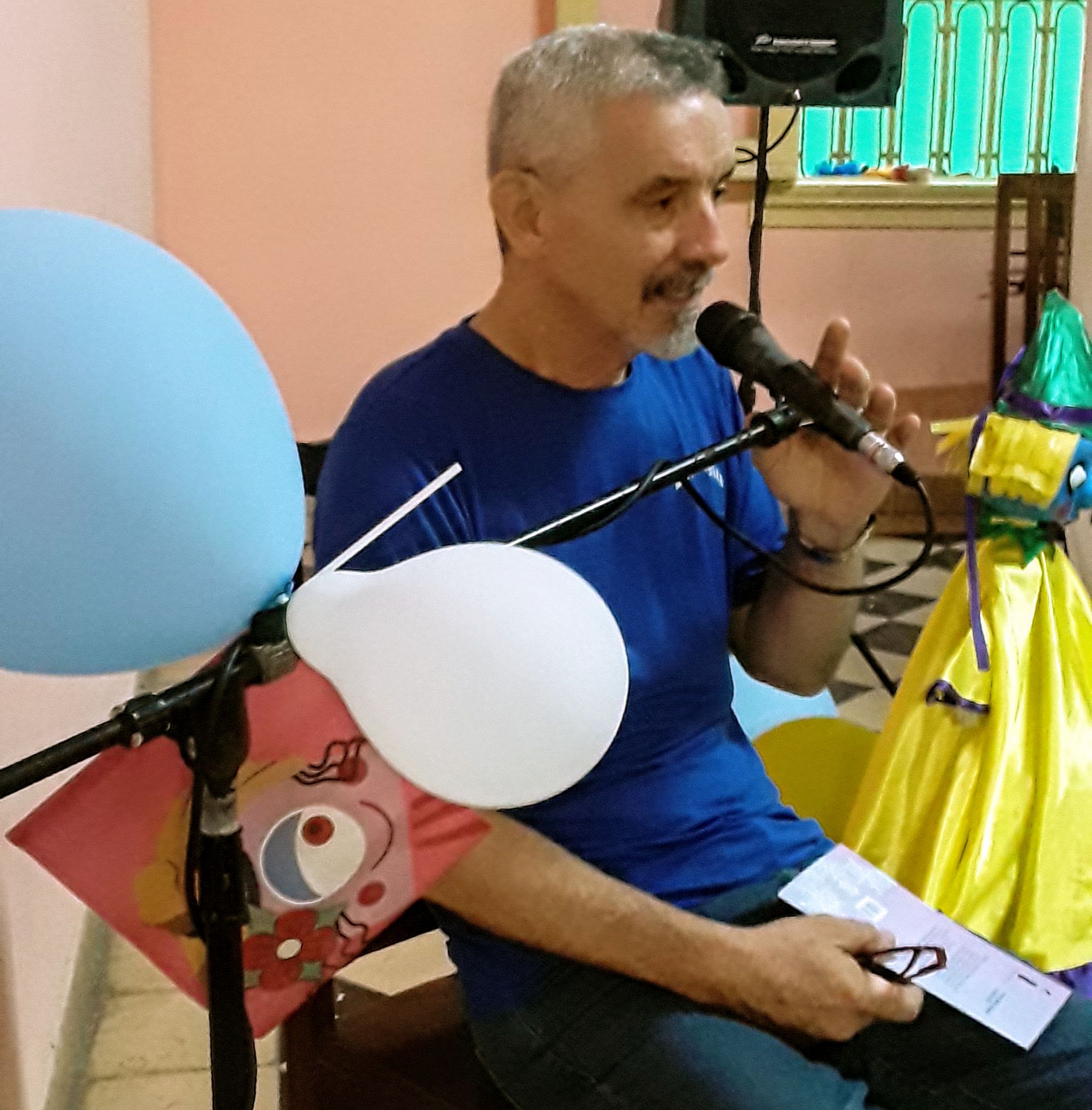 Alberto Rodríguez Copa: siempre rodeado de niños
