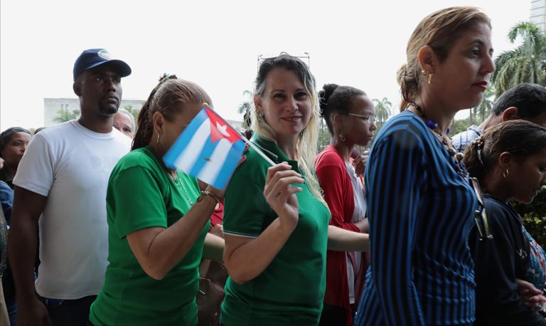 En imágenes: sentido homenaje a los combatientes en sede del MINFAR