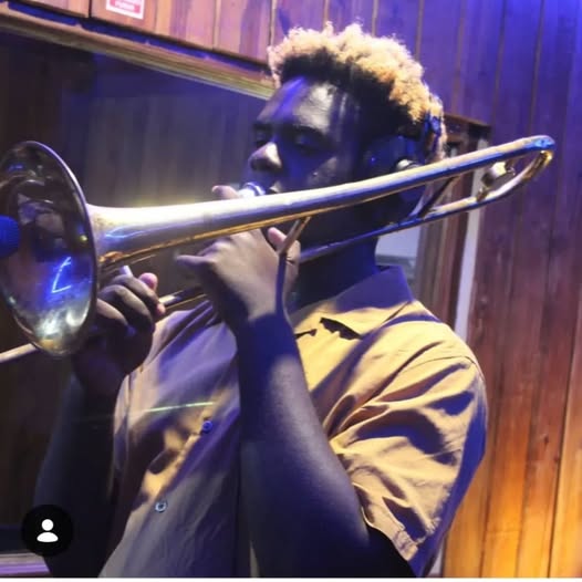 El músico cubano José Luis Reyes falleció hoy en un accidente del tránsito ocurrido en el kilómetro 249 de la autopista nacional en el territorio de la central provincia de Villa Clara.