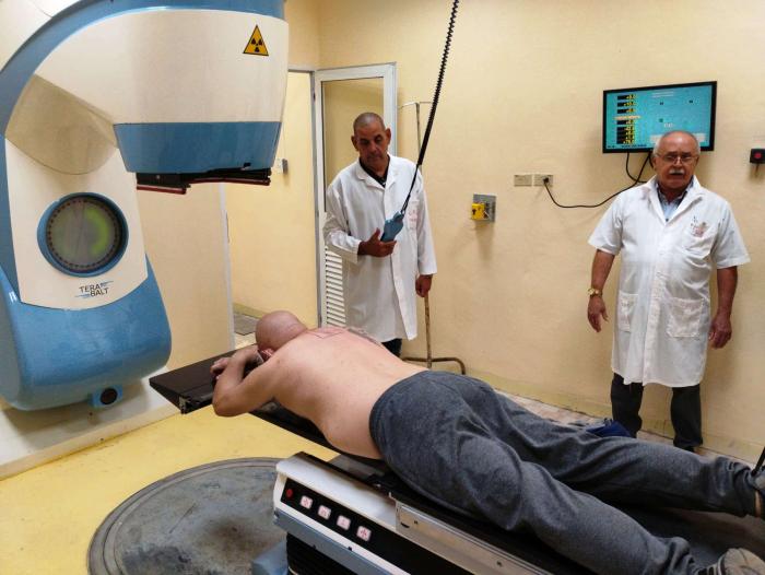 Moderna tecnología beneficia a pacientes oncológicos de la región central