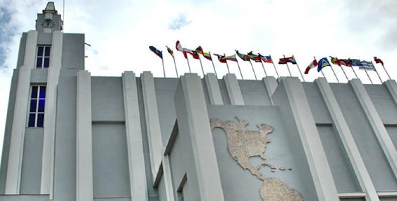 ¡Manos fuera de Cuba!: mensaje de la Casa de las Américas al pueblo de los Estados Unidos