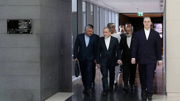 Irán y Estados Unidos retoman en Ginebra las negociaciones acerca del programa nuclear y las sanciones