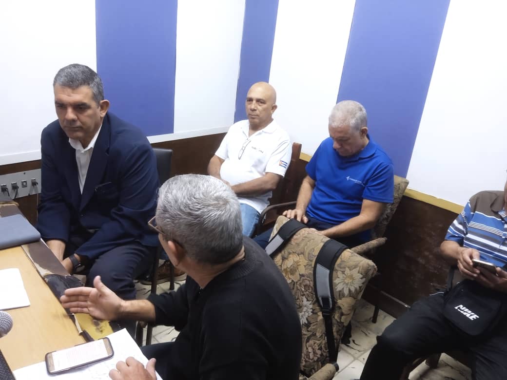 Representantes de ETECSA, Copextel,  Radio Cuba y la Empresa de Correos en Villa Clara comparecieron este miércoles en vivo, en el programa Radio Revista W, en cadena provincial de Radio, para informar las medidas que han adoptado en tiempos de contingencia energética. 