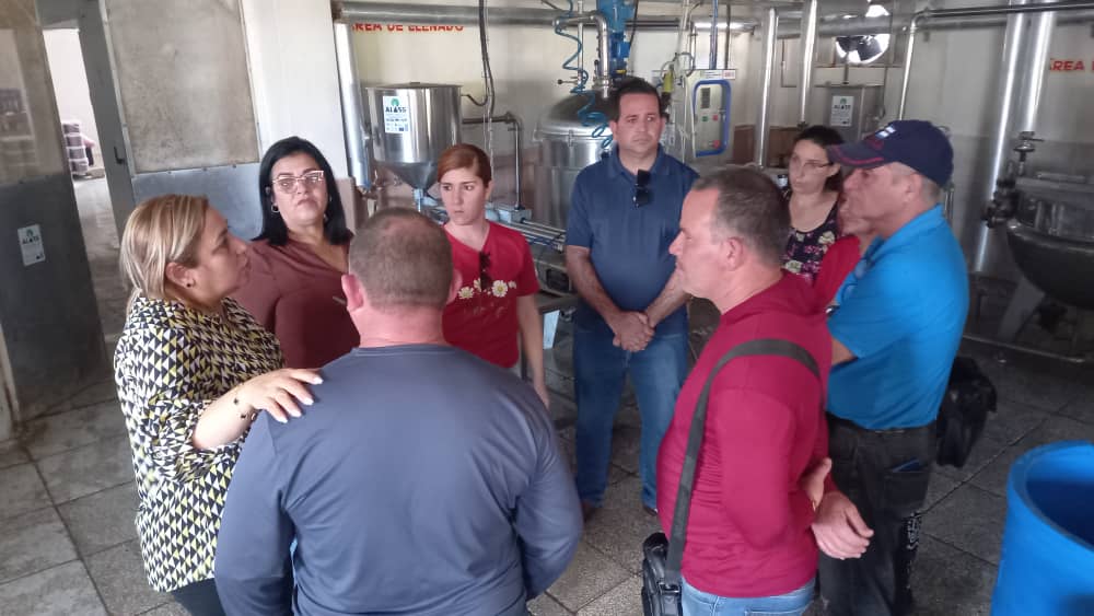 Recorren máximas autoridades villaclareñas Proyectos de Desarrollo Local y productores de alimentos en Manajanabo